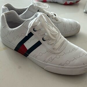Tommy Hilifiger casual shoes size 9